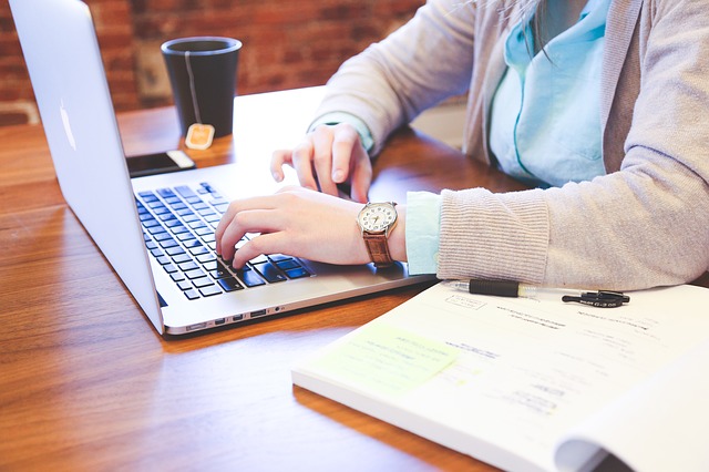 Are You Searching for a Melbourne Eye Clinic Due to Digital Eye Strain? Here are 4 Tips That can Help